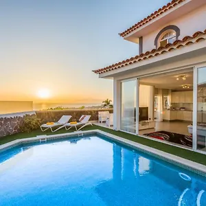 Luxury White With Sea View, Heated Pool , Costa Adeje (Tenerife) Spagna